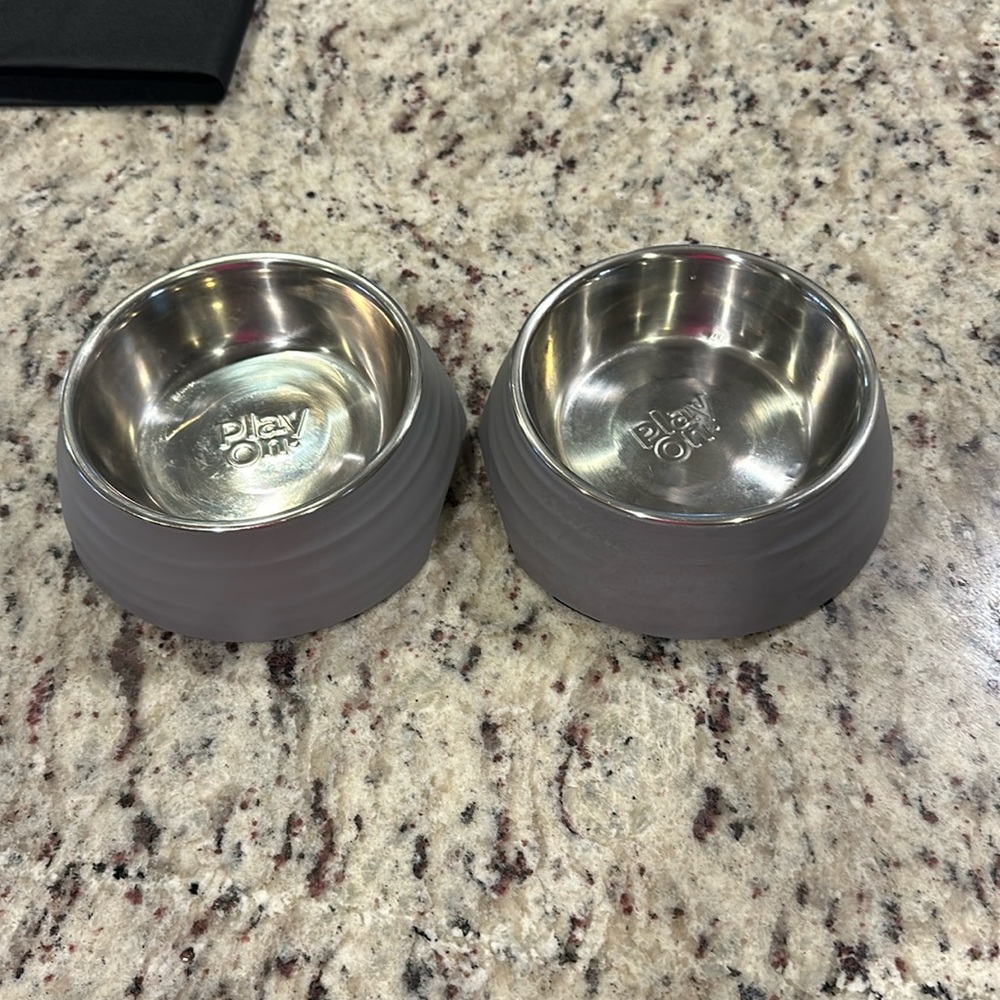 Set of 2 6-inch pet bowls